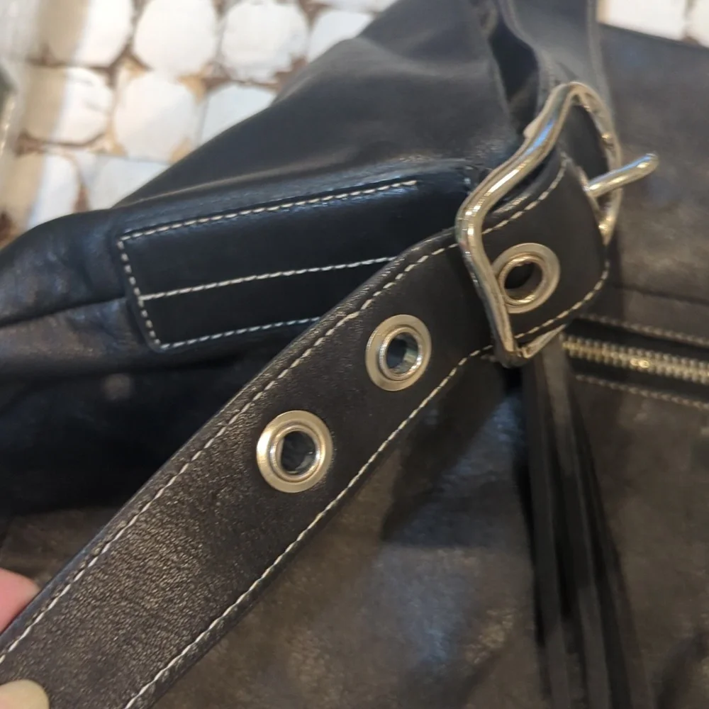 Coach Black Leather Shoulder purse - Picture 3 of 12